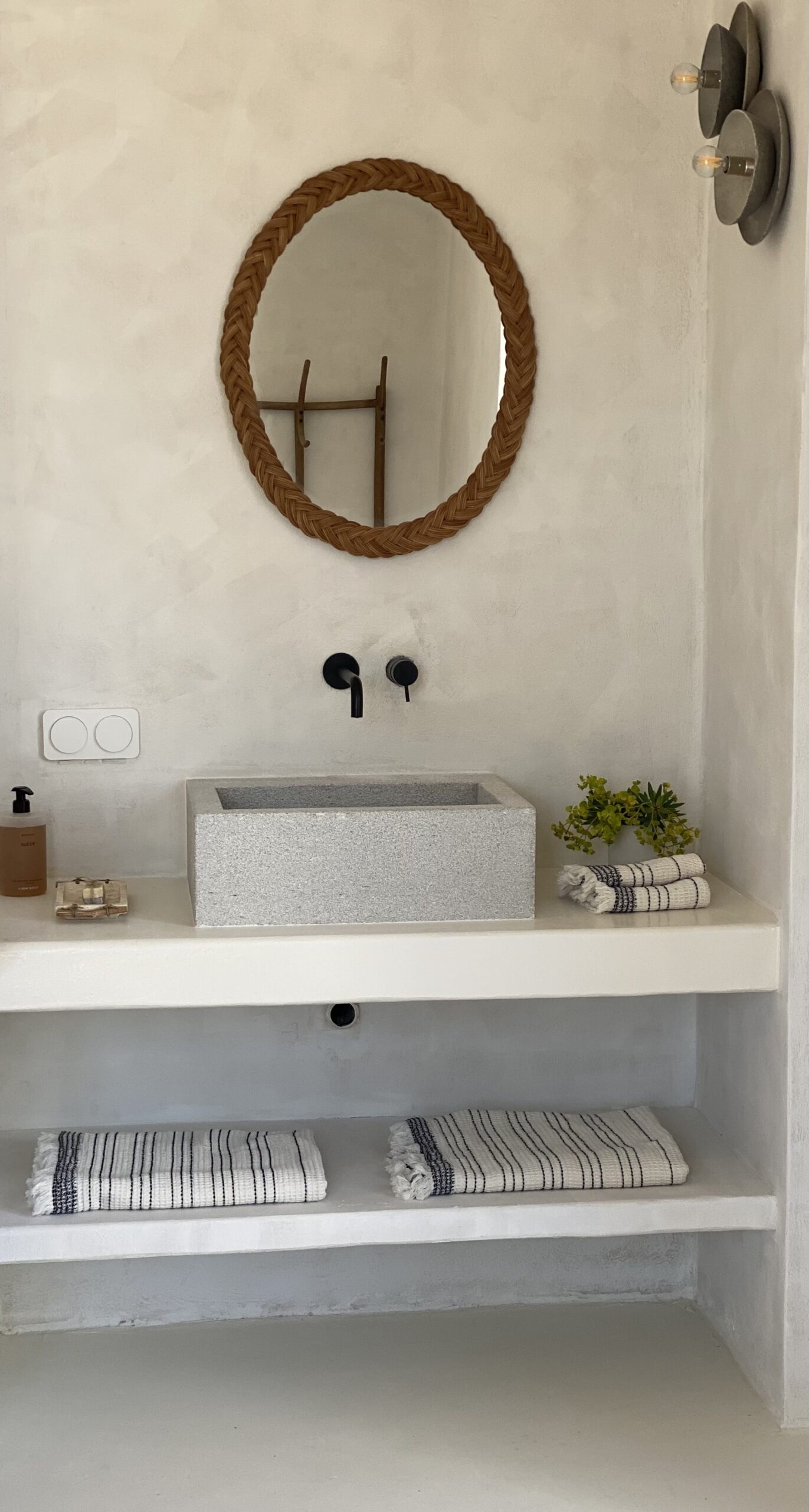 Luxury Room 3 Image 3